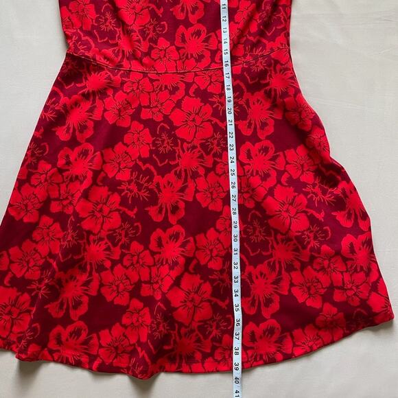 Lands End Red Women’s Sleeveless Hawaiian Floral Print Dress Size 14 Petite - Picture 3 of 7